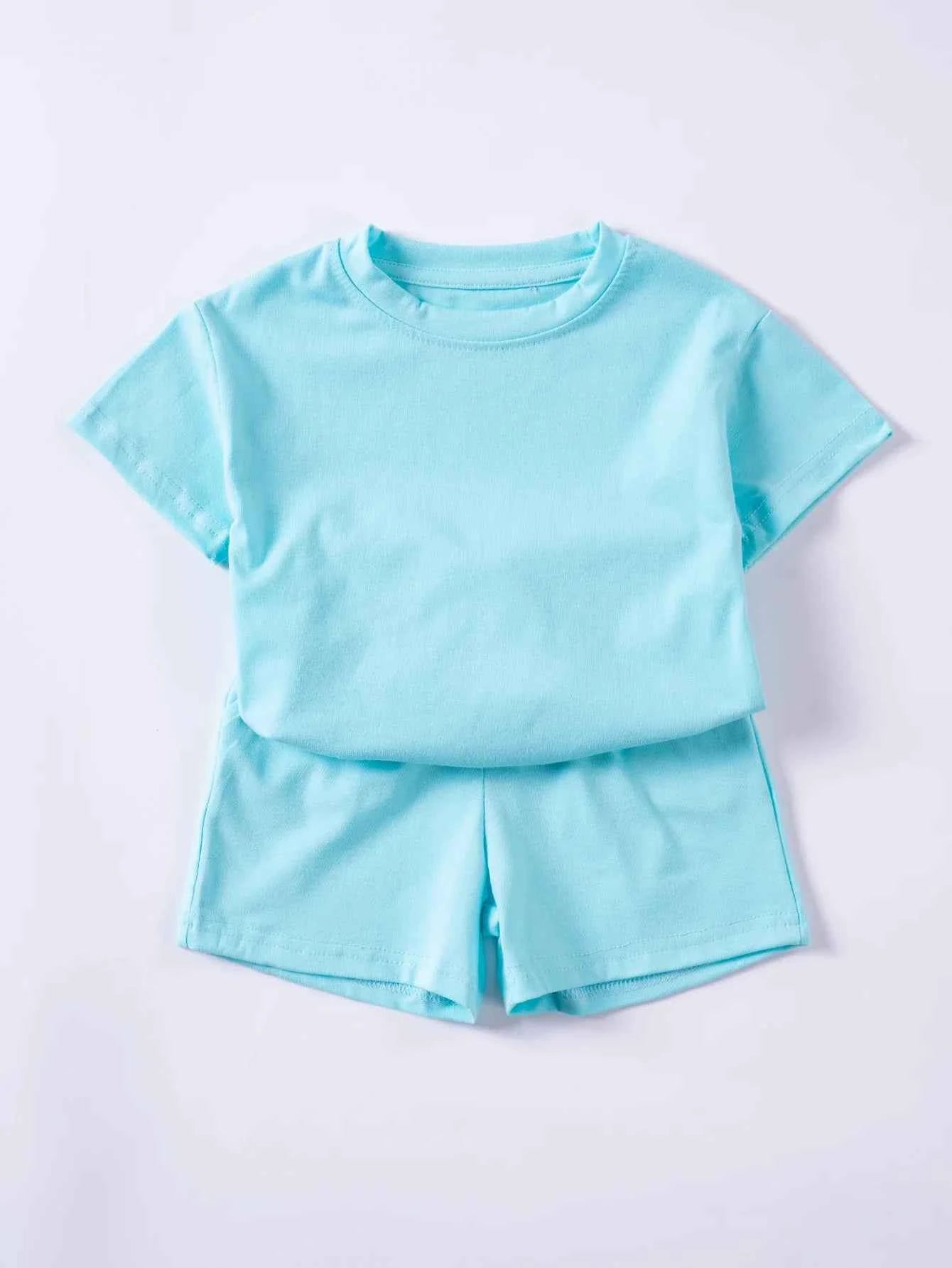 2-piece T-shirt and shorts tracksuit set