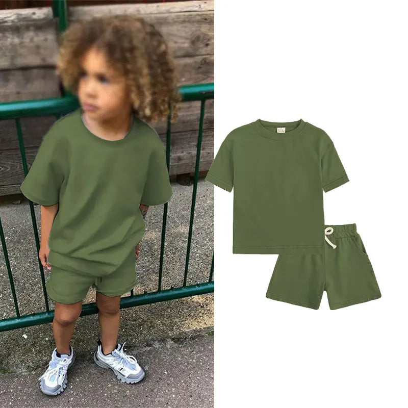 2-piece T-shirt and shorts tracksuit set