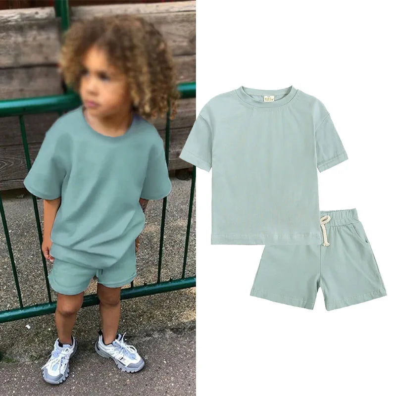 2-piece T-shirt and shorts tracksuit set
