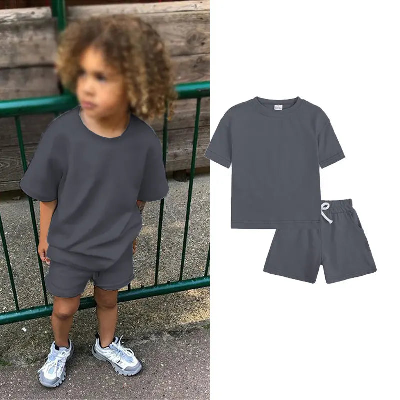 2-piece T-shirt and shorts tracksuit set