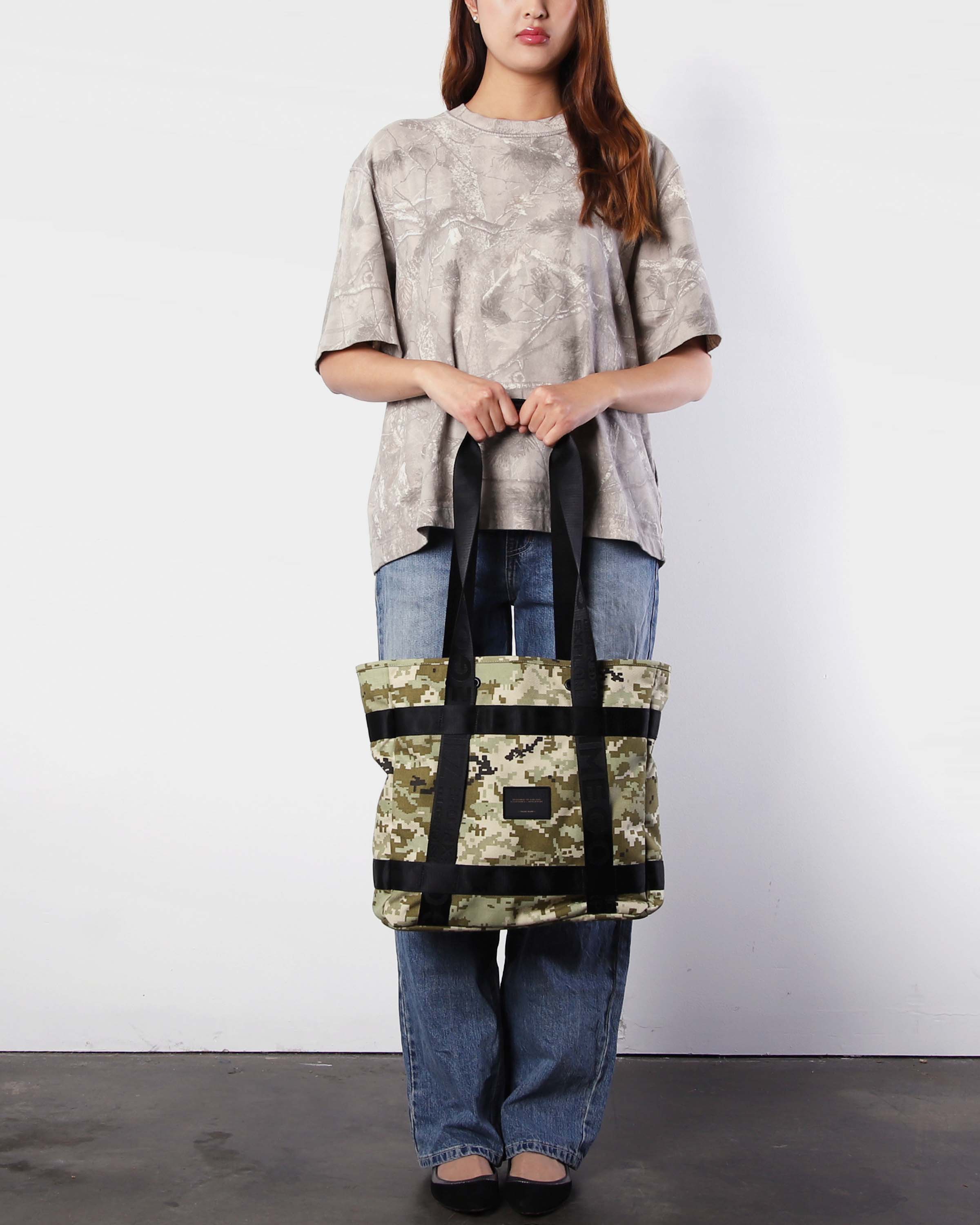 THE TWO WAY TOTE Shoulder Bag (Camo)