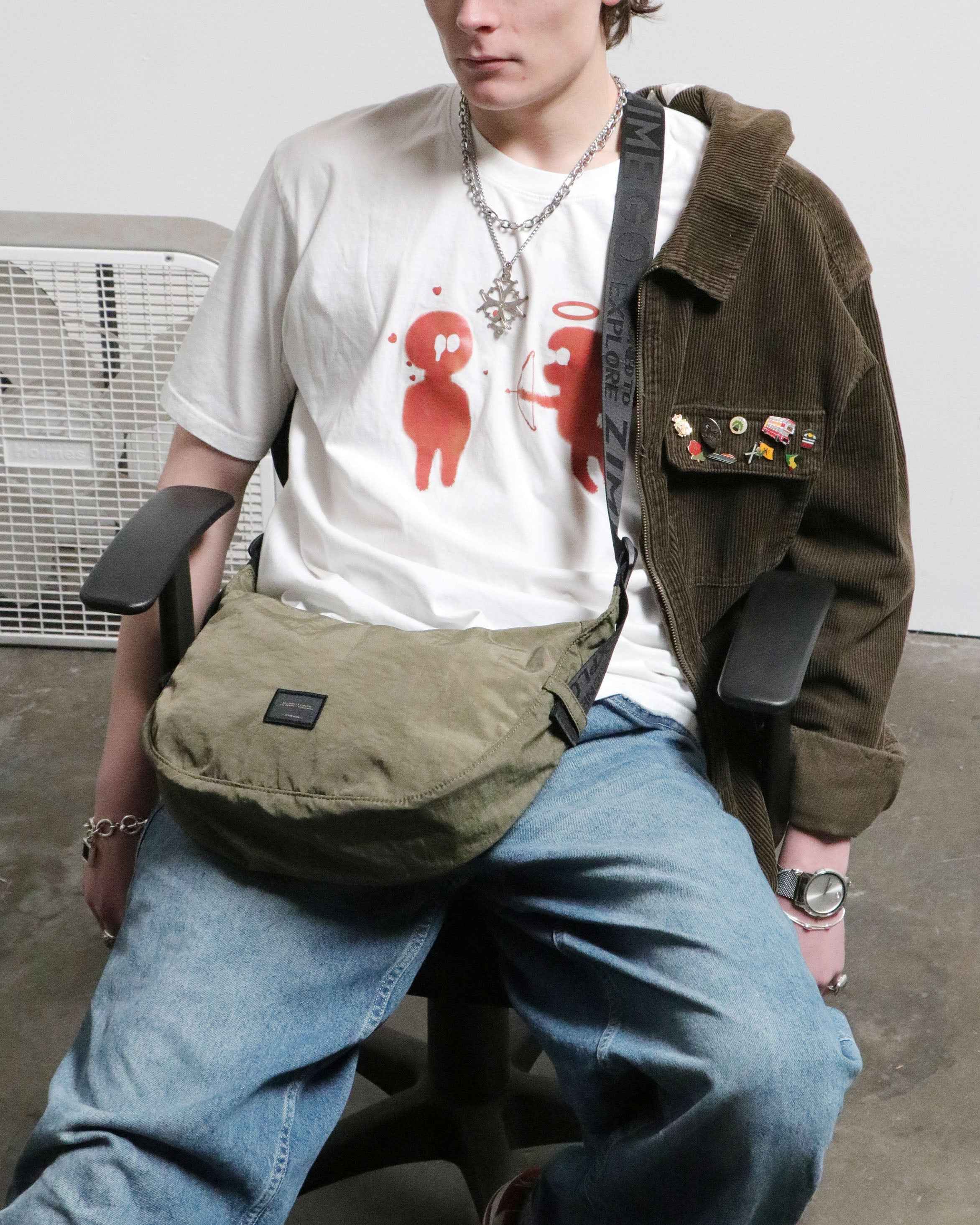 EVERYWHERE CRESCENT Bag (Dark Olive)