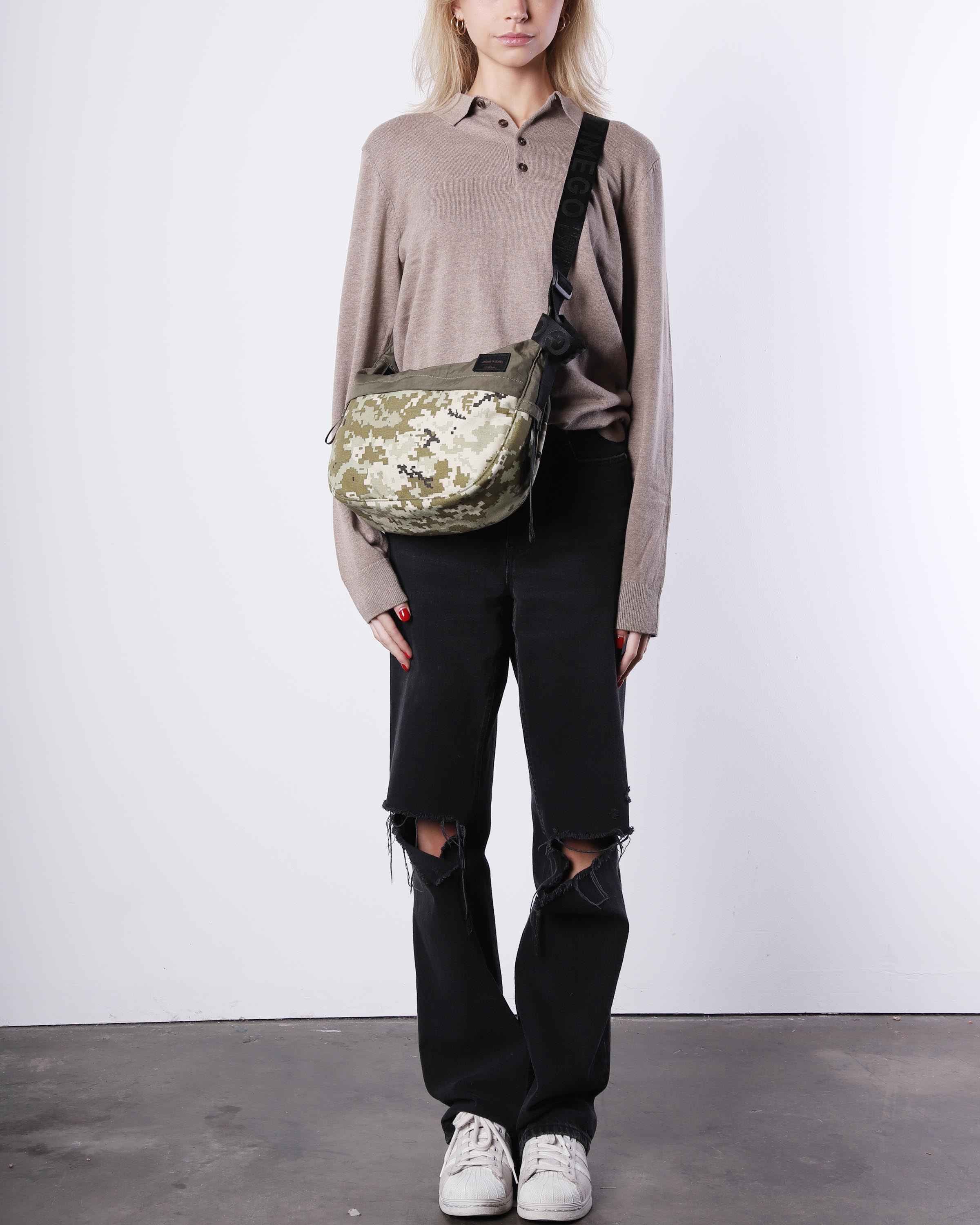 EVERYWHERE CRESCENT II (Camo/Olive)